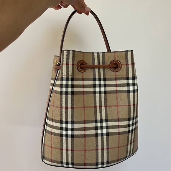 Burberry small TB bucket bag - Picture 6 of 8